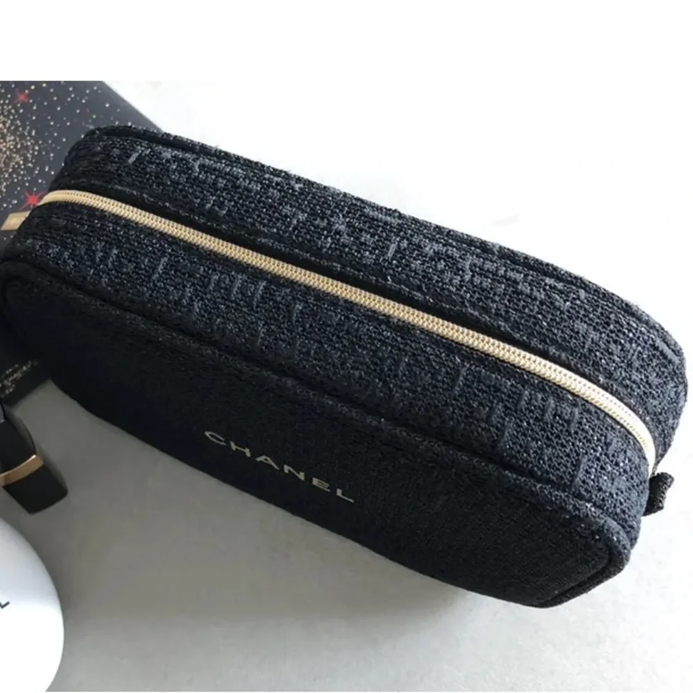 Chanel Cosmetic Bag Limited Edition - Picture 6 of 6